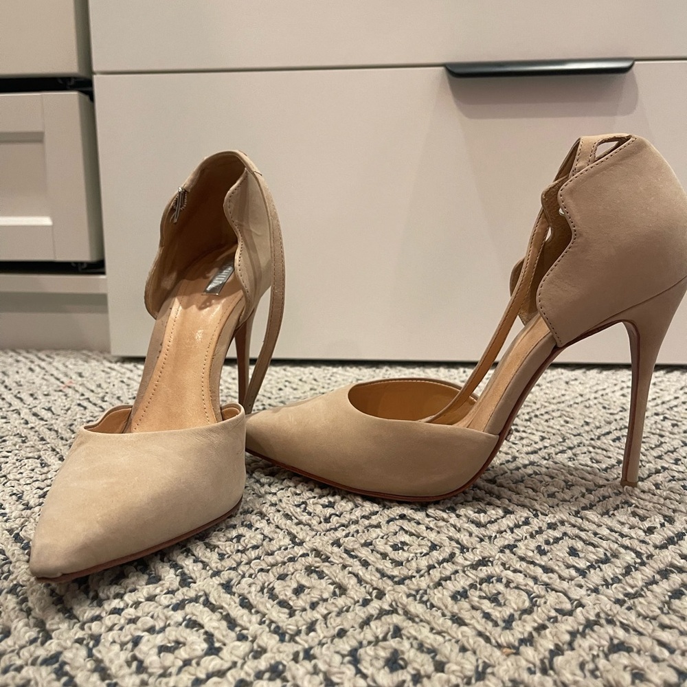 SCHUTZ Nude Pointed Toe Heels